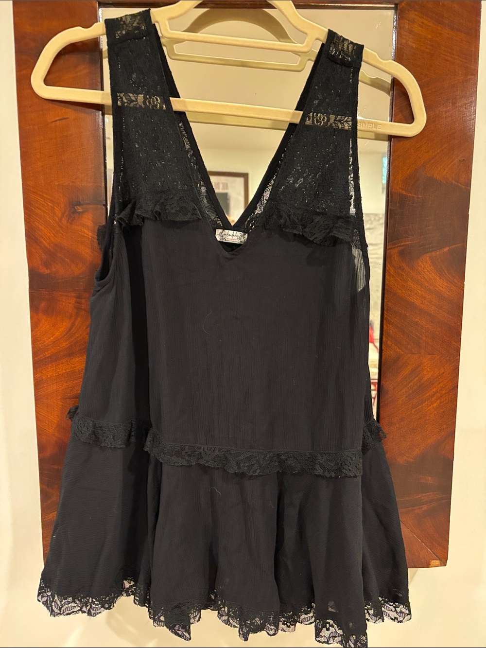 Free People intimately Black Lace V-Neck Sleep Camisole Tunic top XS